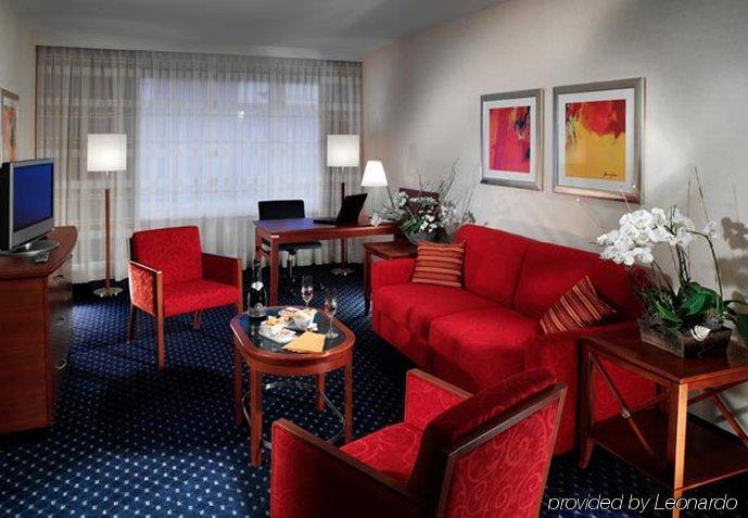 Courtyard By Marriott North Otel 4*
