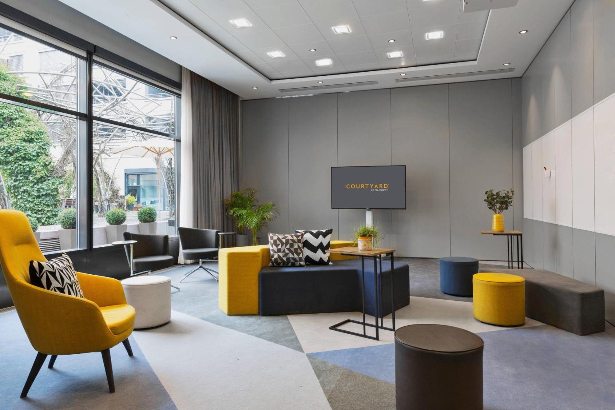 Courtyard By Marriott North Otel