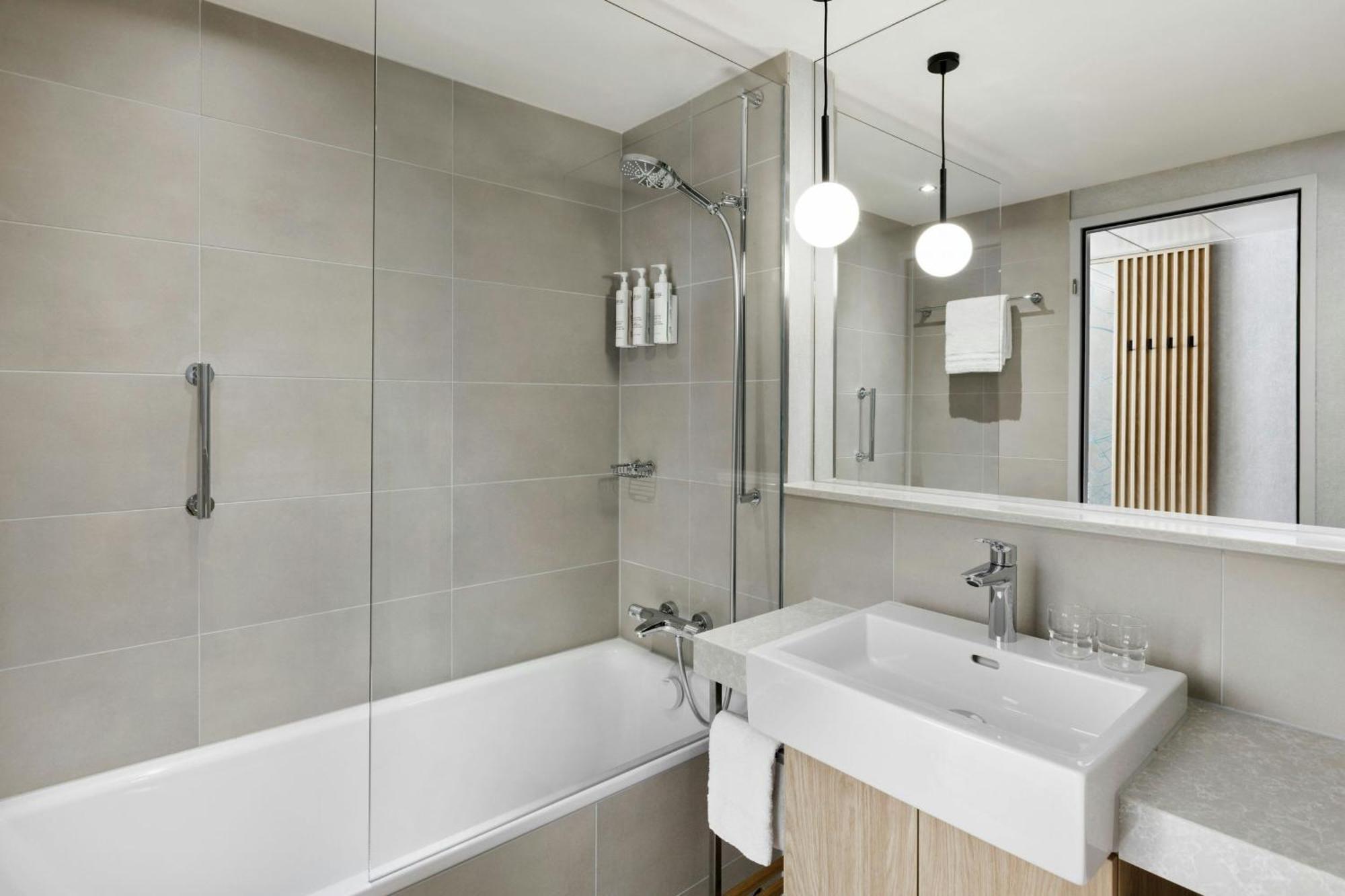 Courtyard By Marriott North 4* Zürih
